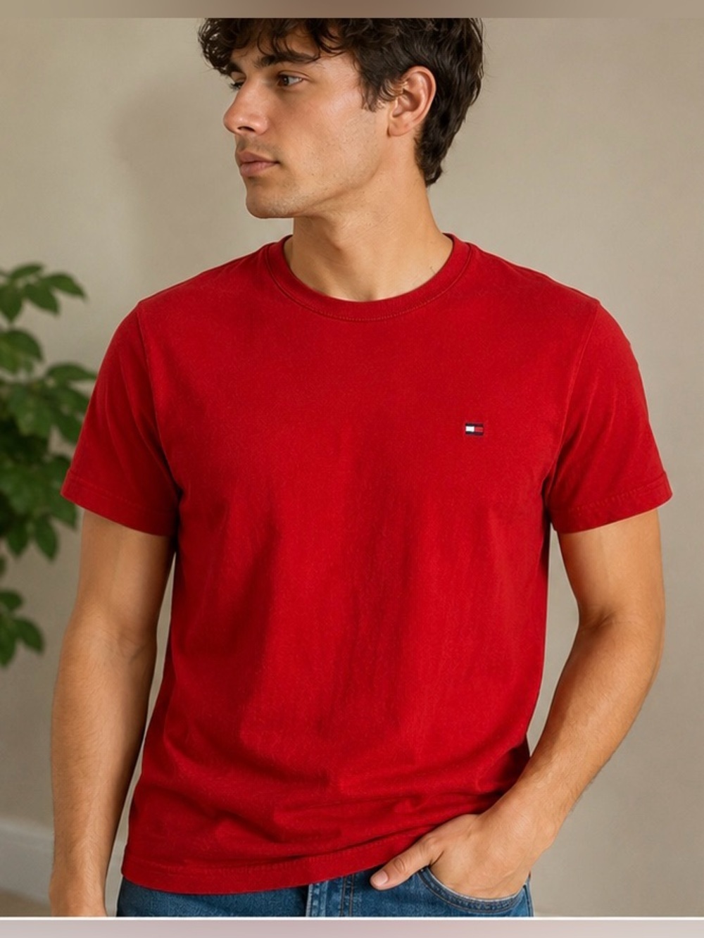 Tommy Hilfiger Men’s Red Crewneck T-Shirt Size Medium Classic Logo Tee